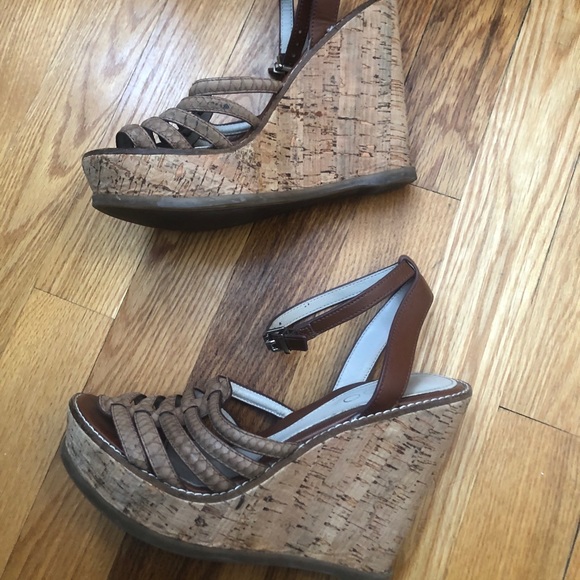 Aldo Wedge Heels - Picture 2 of 8